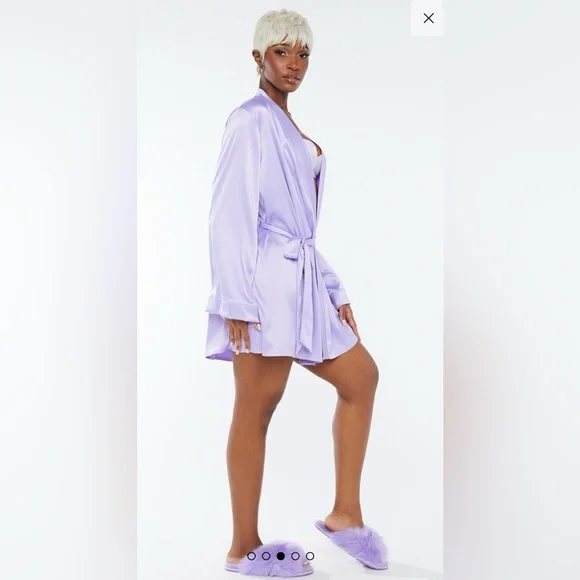 NWT Savage X Fenty Lavender Purple Satin Robe with Lace Lightening Bolt 2x/3x - Picture 5 of 11